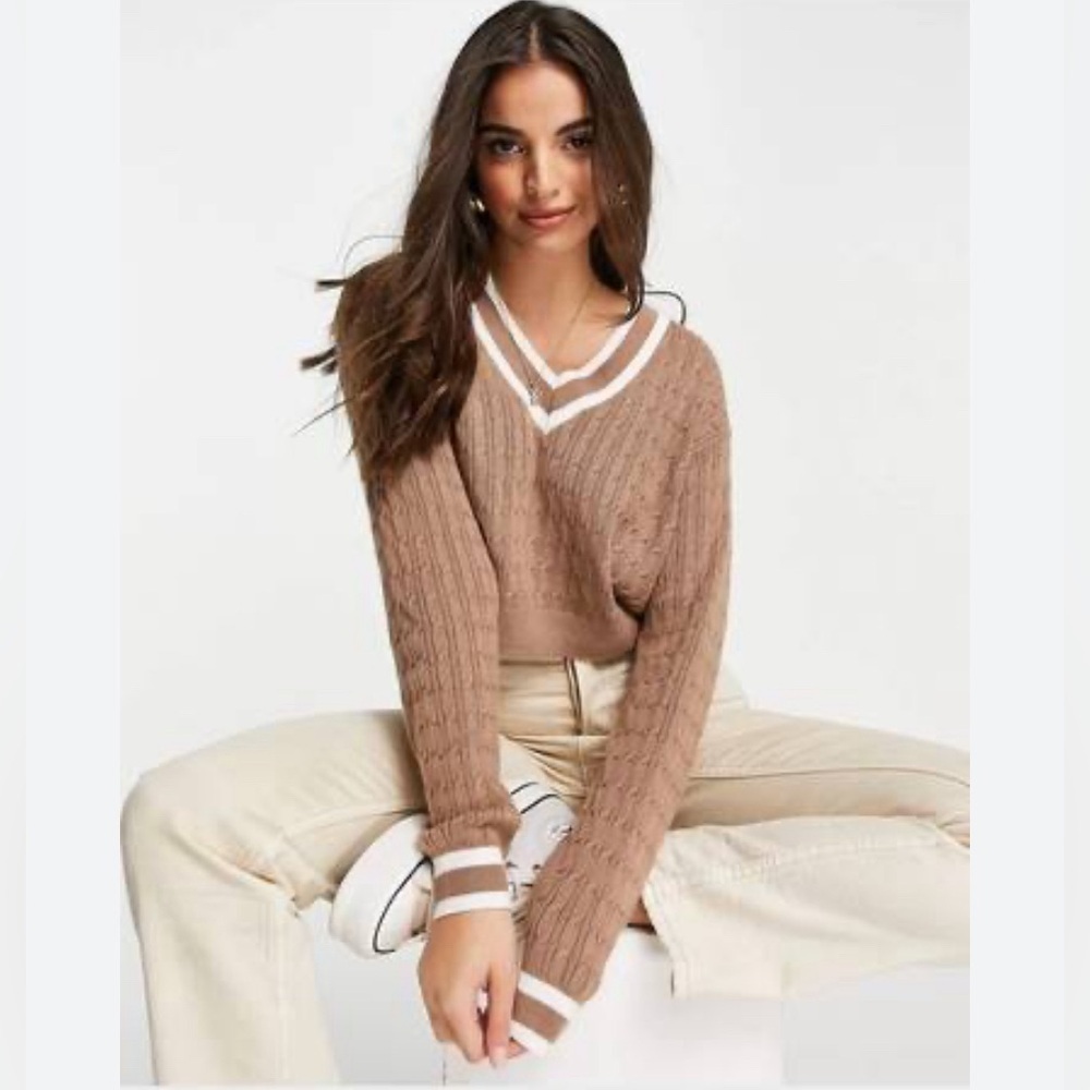 Hollister knitted V-Neck Sweater Womens XS tan and white Pullover Long size XS